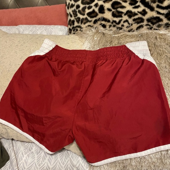 Women’s Razorback shorts - Picture 2 of 3